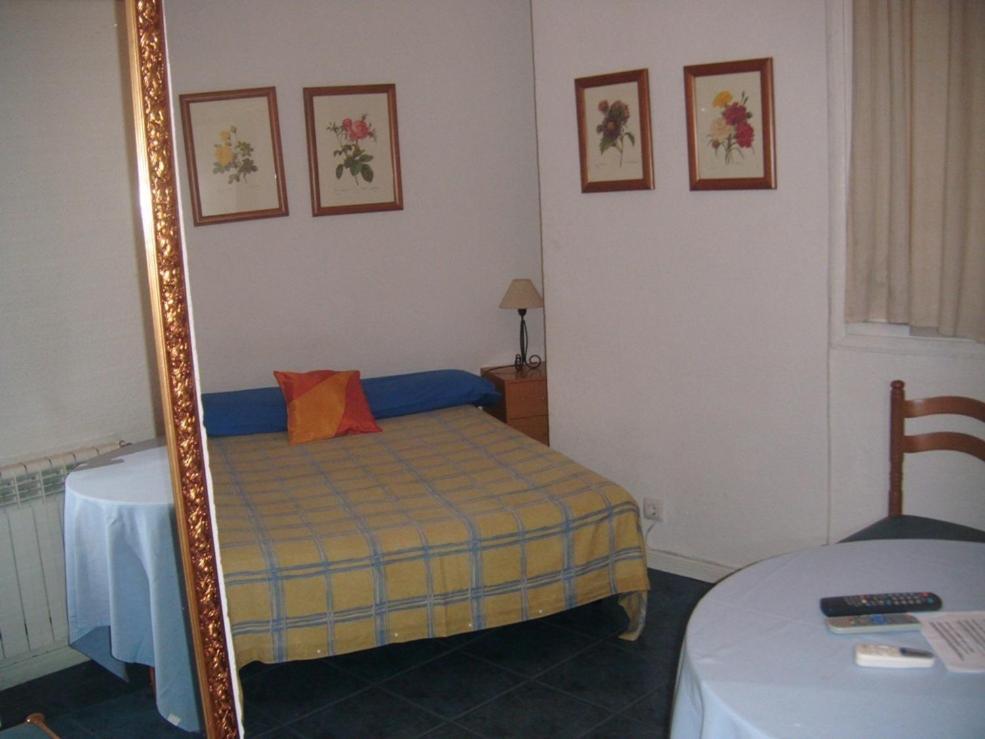 Puerta Del Sol Rooms Madrid Rom bilde